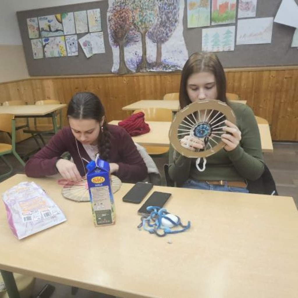 2026.01.20 Szövési technika játékosan az Eötvösben Nyíregyházán