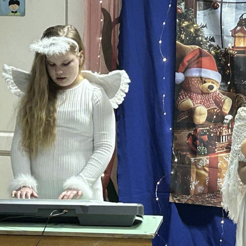 2025.12.18 Negyedik adventi gyertyagyújtás a Tiszalúci Arany János Általános Iskolában